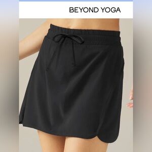 NEW Beyond Yoga Skirt Shorts Skort L Black Pockets Tennis Pickleball Activewear